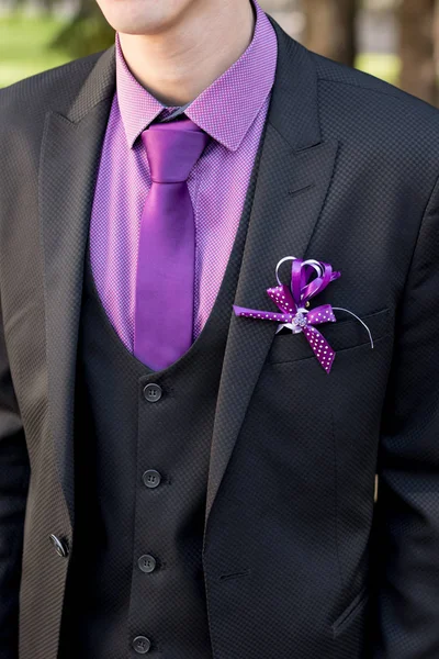 White boutonniere groom closeup. — Stock Photo, Image