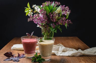 chia tohum ile meyve güler yüzlü. yakın çekim