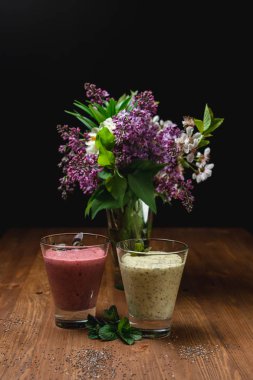 chia tohum ile meyve güler yüzlü. yakın çekim