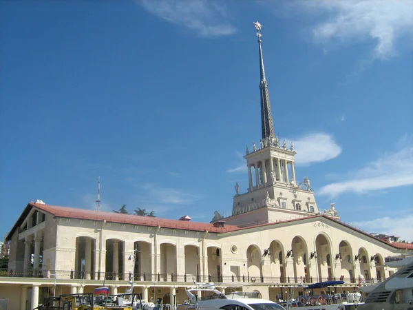 Άποψη της λίμνης Κόμο, Μιλάνο, Ιταλία, ηλιοβασίλεμα με βουνά των Άλπεων στο παρασκήνιο — Φωτογραφία Αρχείου