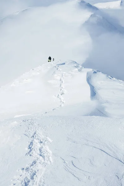 Klimmers op peak — Stockfoto