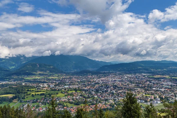 Visa Villach från mountain, Österrike — Stockfoto