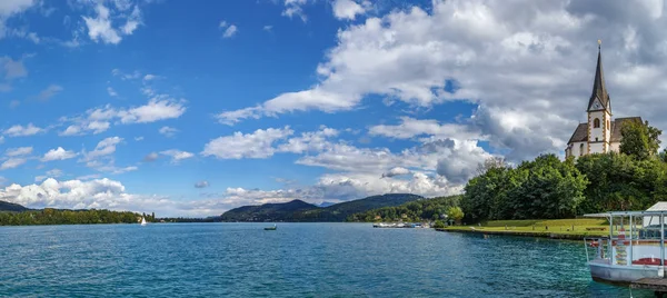 Pohled na jezero Wörthersee, Korutany, Rakousko — Stock fotografie