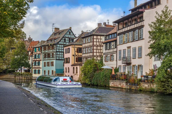 Böschung des kranken Flusses, Straßburg — Stockfoto