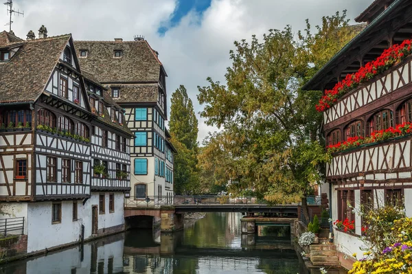 Embankment of the Ill river, Estrasburgo — Foto de Stock