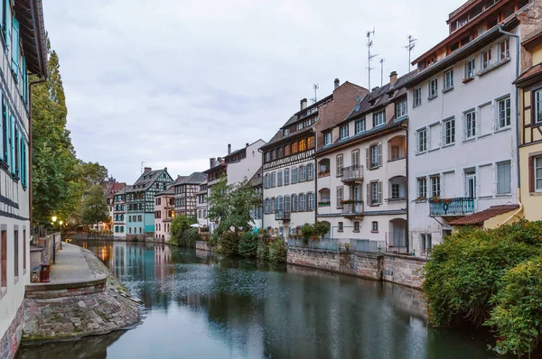 Набережная реки III, Страсбург — стоковое фото