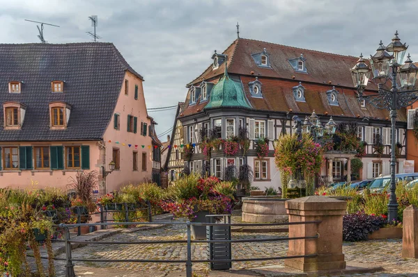 Plaza principal en Barr, Alsacia, Francia — Foto de Stock