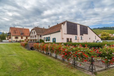Bergheim, Alsace eteklerinde evleri