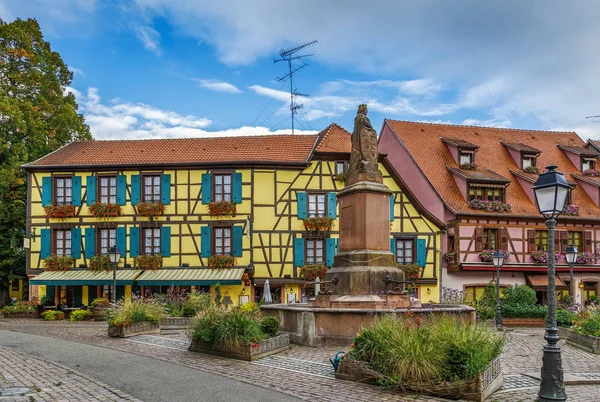 Square en Ribeauville, Alsacia, Francia — Foto de Stock