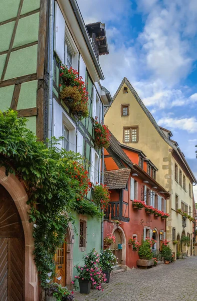 Street in Riquewihr, Alsace, France — Stockfoto