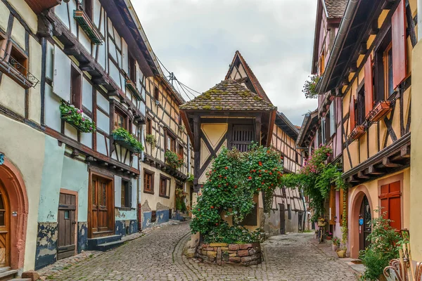 Street in Eguisheim, Alsace, France — Φωτογραφία Αρχείου