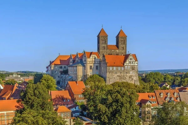 The castle and church, Quedlinburg, Germany — Stock Photo, Image