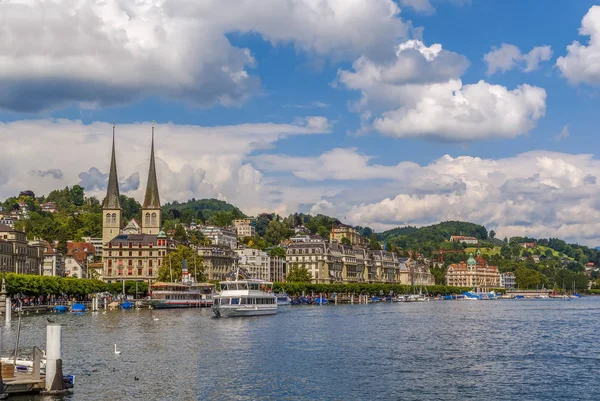 Vue de Lucerne depuis le lac — Photo