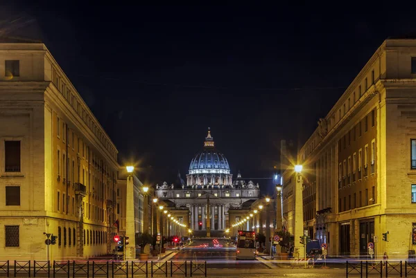 Petersdom im Vatikan — Stockfoto