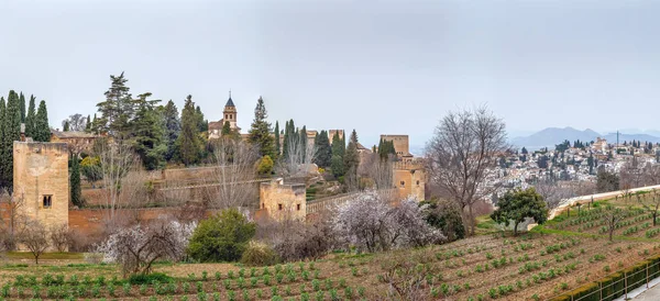 Pohled na Alhambra a Granada, Španělsko — Stock fotografie