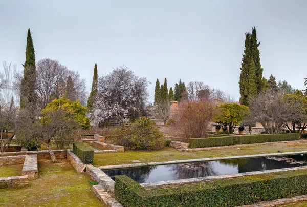 Ogród w Alhambra, Granada, Hiszpania — Zdjęcie stockowe