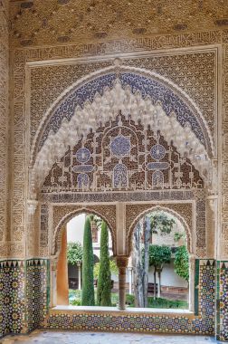 Arabesk Alhambra, İspanya ile pencere