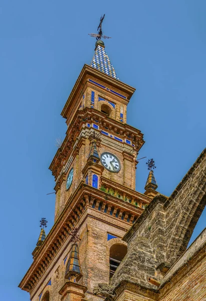 Torre de sino em Carmona, Espanha — Fotografia de Stock