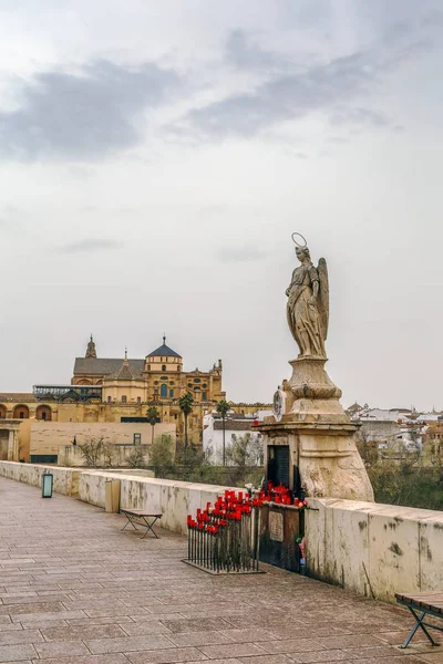 雕塑的圣拉斐尔，科尔多瓦，西班牙 — 图库照片