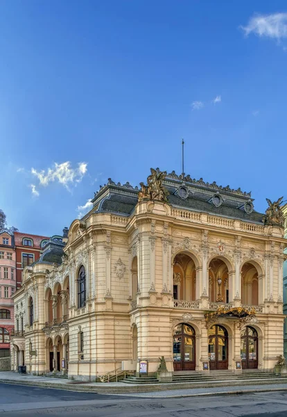 Şehir Tiyatrosu, Karlovy Vary, Çek Cumhuriyeti — Stok fotoğraf