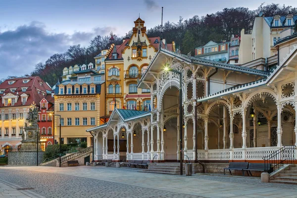 Centro da cidade de Karlovy Vary, República Checa — Fotografia de Stock