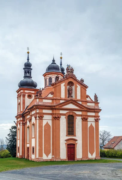 Kerk van de Heilige Drievuldigheid, Valec, Tsjechië — Stockfoto