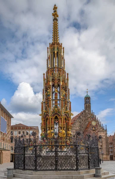 Fuente Schoner Brunnen, Nuremberg, Alemania — Foto de Stock