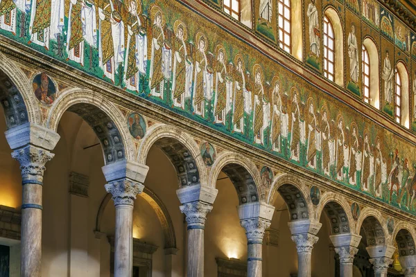 Basilica of Sant Apollinare Nuovo, Ravenna. Italien - Stock-foto