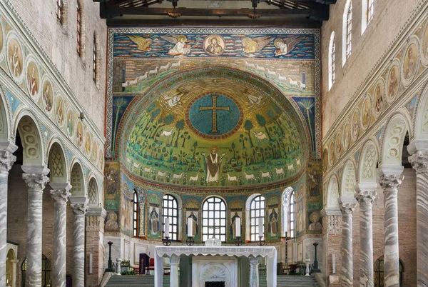 Basilica of Saint Apollinaris i Classe, Italien - Stock-foto