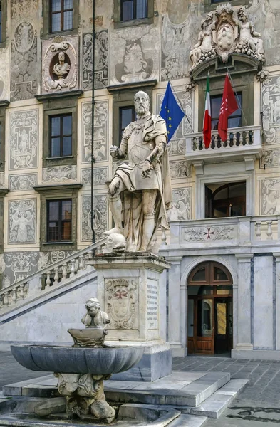 Standbeeld van Cosimo I, Pisa, Italië — Stockfoto