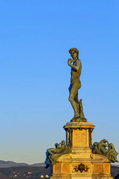 David replika staty på Michelangelo hill, Florens, Italien — Stockfoto