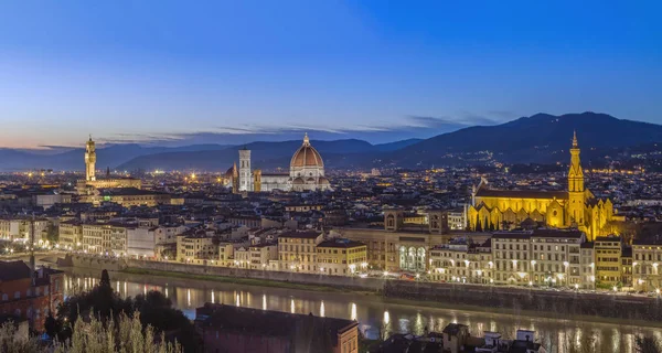 Floransa görünümünde akşam, İtalya