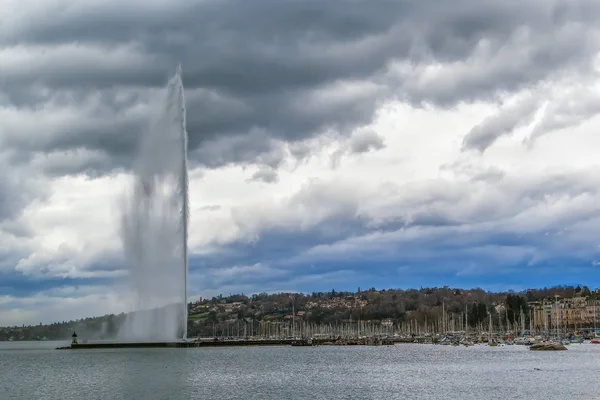 View of Geneva lake with Fountain, Switzerland — Stock Photo, Image