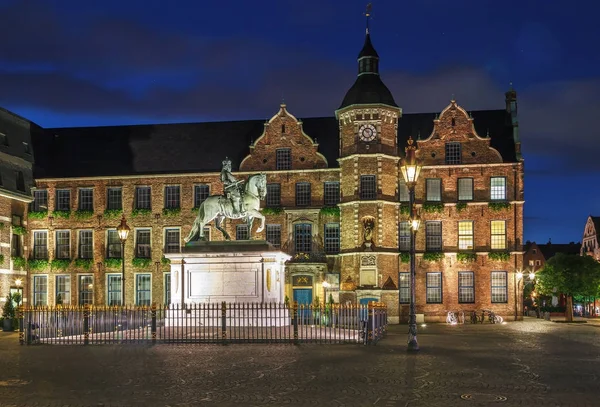 Stadhuis van Dusseldorf, Duitsland — Stockfoto