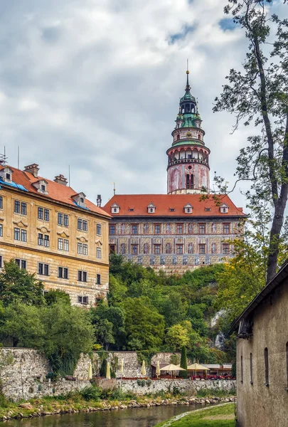 Utsikt over Cesky Krumlov slottstårn – stockfoto