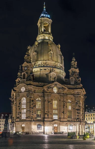 Frauenkirche van Dresden nachts, Duitsland — Stockfoto