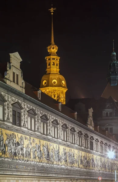 Furstenzug (anglicky: průvod knížat) v Drážďanech, Německo — Stock fotografie