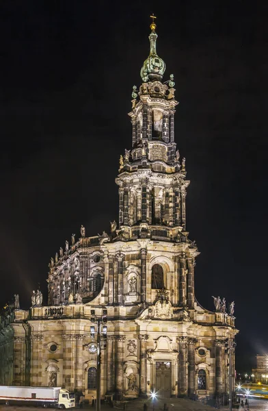 Дрезденский собор ночью, Германия — стоковое фото