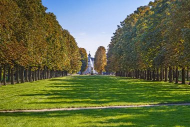 Sokakta park Pillnitz, Almanya 