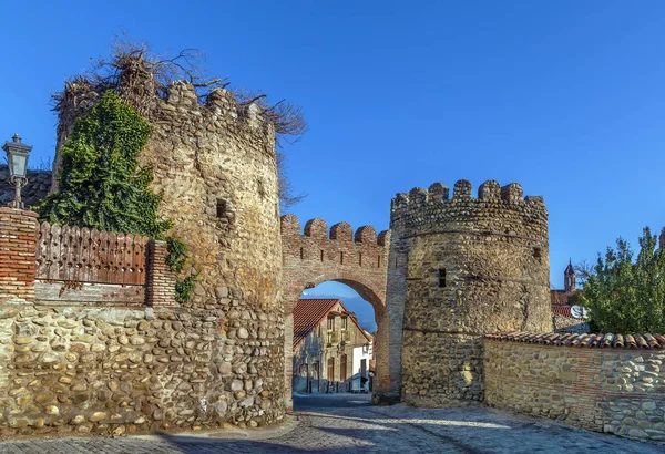 Gate in wall, Signagi, Georgia — Stock Photo, Image