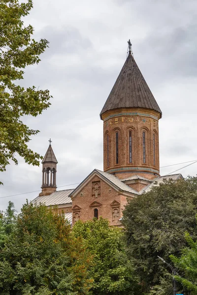 Kirche im Stadtzentrum von Tiflis, Georgien — Stockfoto