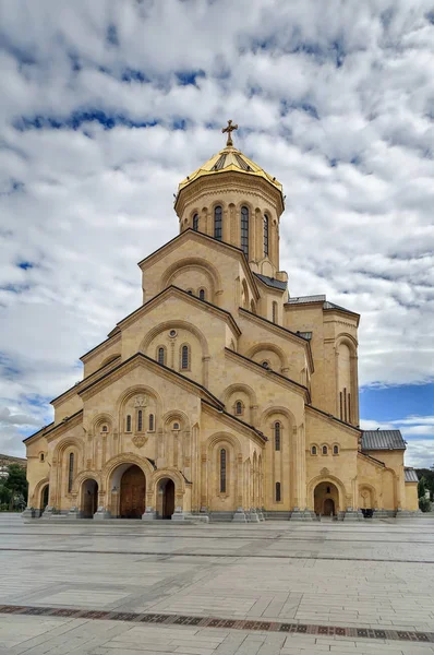 Kathedraal van de heilige drie-eenheid van Tbilisi, Georgië — Stockfoto