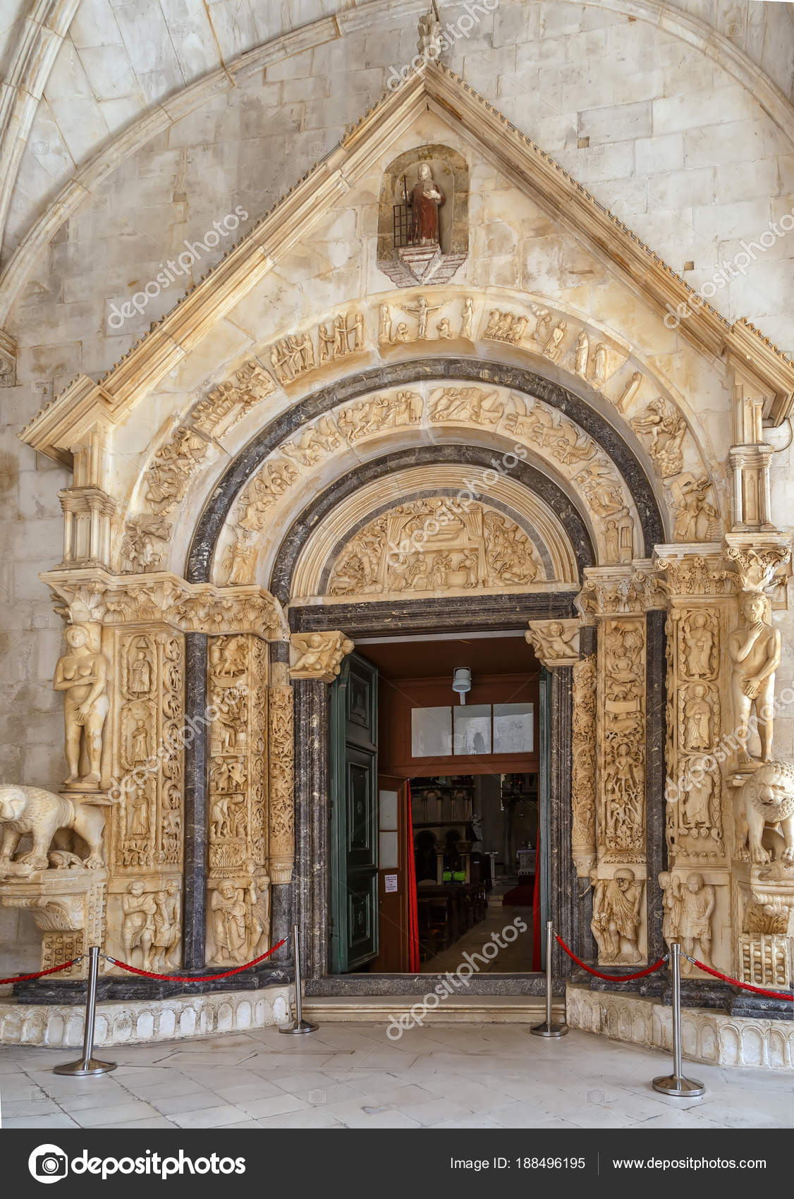 Kathedrale von Trogir, Kroatien Stockfotografie lizenzfreie Fotos
