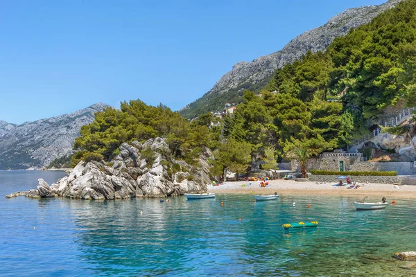 Stranden i brela, croatia — Stockfoto