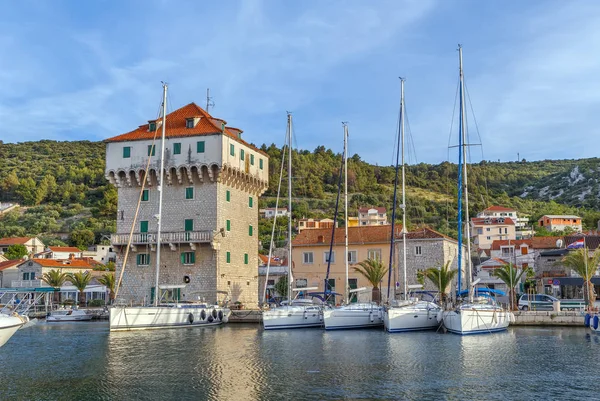 Vierkante toren, Marina, Kroatië — Stockfoto