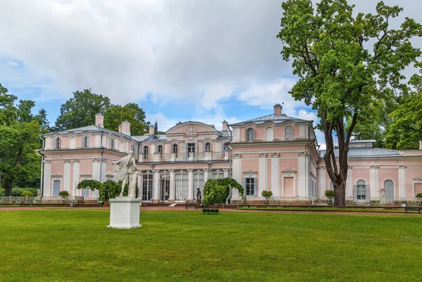 Palacio Chino en Oranienbaum, Rusia — Foto de Stock