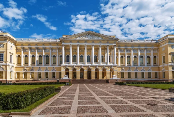 Ruské muzeum, Petrohrad, Rusko — Stock fotografie