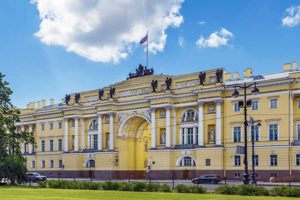 参议院和议会大楼建于 1829年 1834 在卡罗罗西和 Shtaubertin 圣彼得堡项目下 俄罗斯 — 图库照片