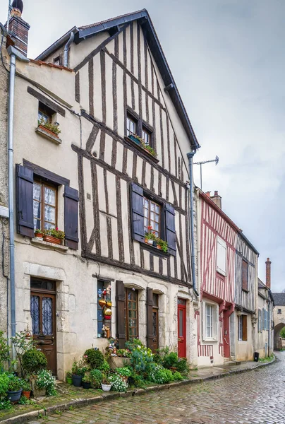 Street i Noyers, Yonne, Frankrike — Stockfoto