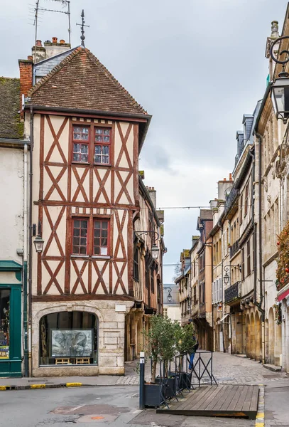 Straat in Dijon, Frankrijk — Stockfoto